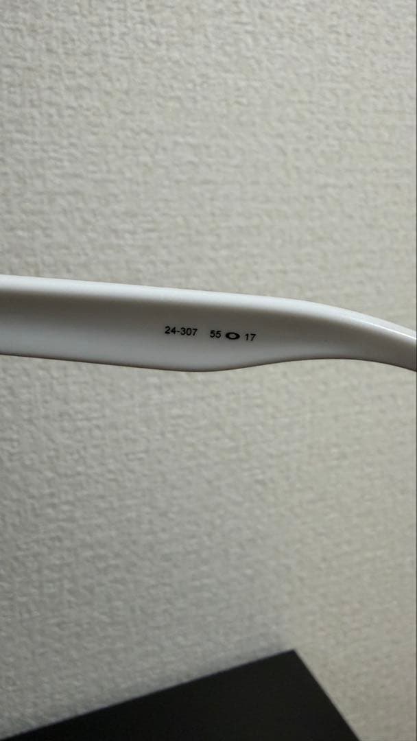 小物 OAKLEY FROGSKINS White