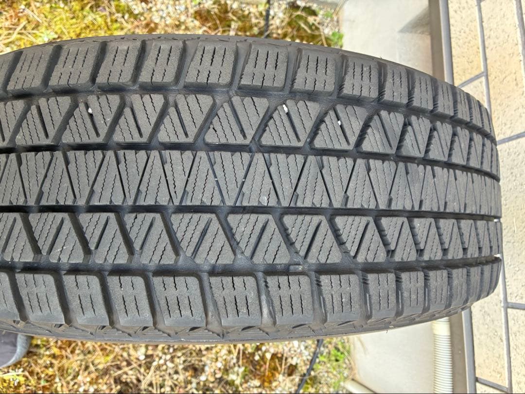 ブリヂストン BLIZZAK DM-V3 225/65R17